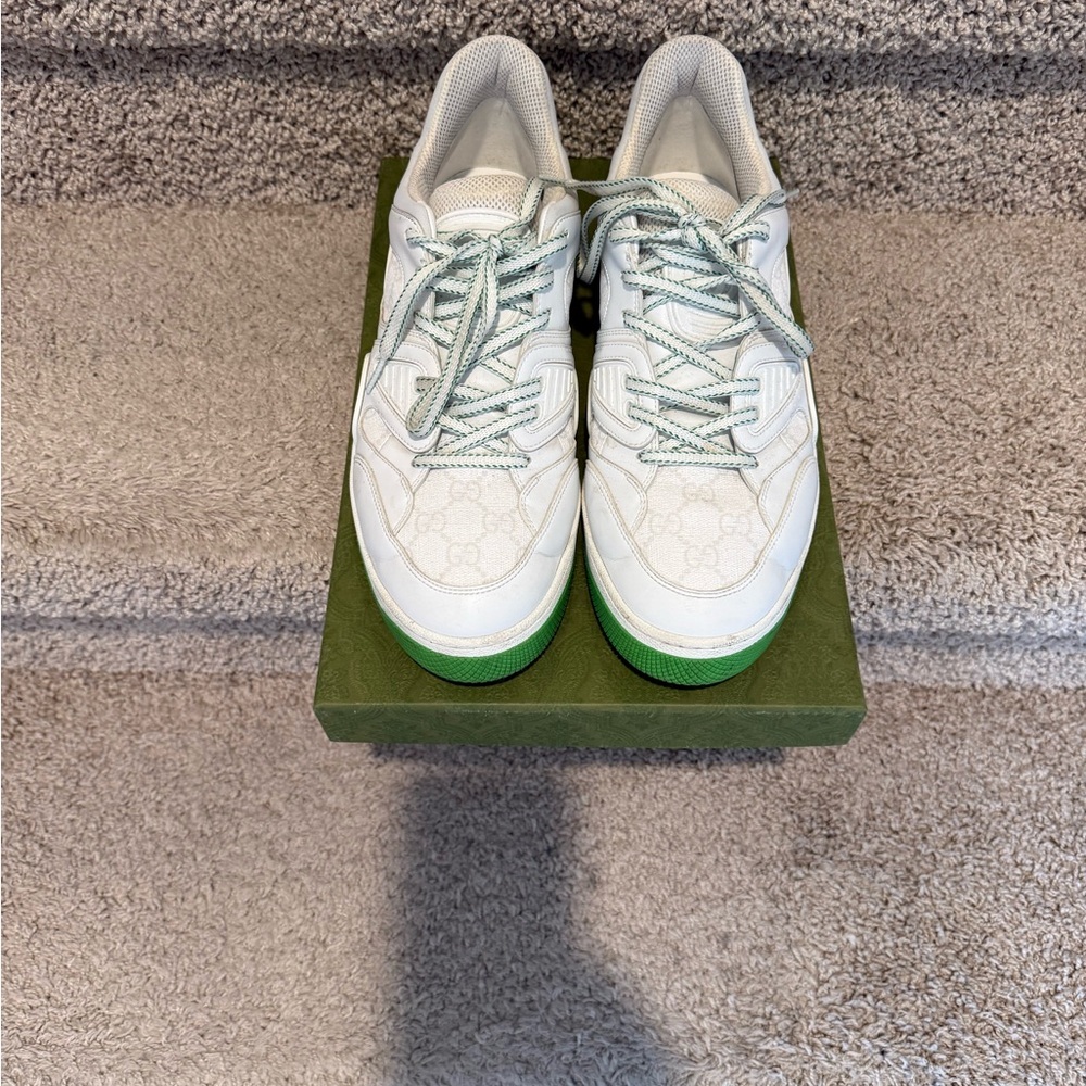 Gucci Men White and Green Athletic Shoes